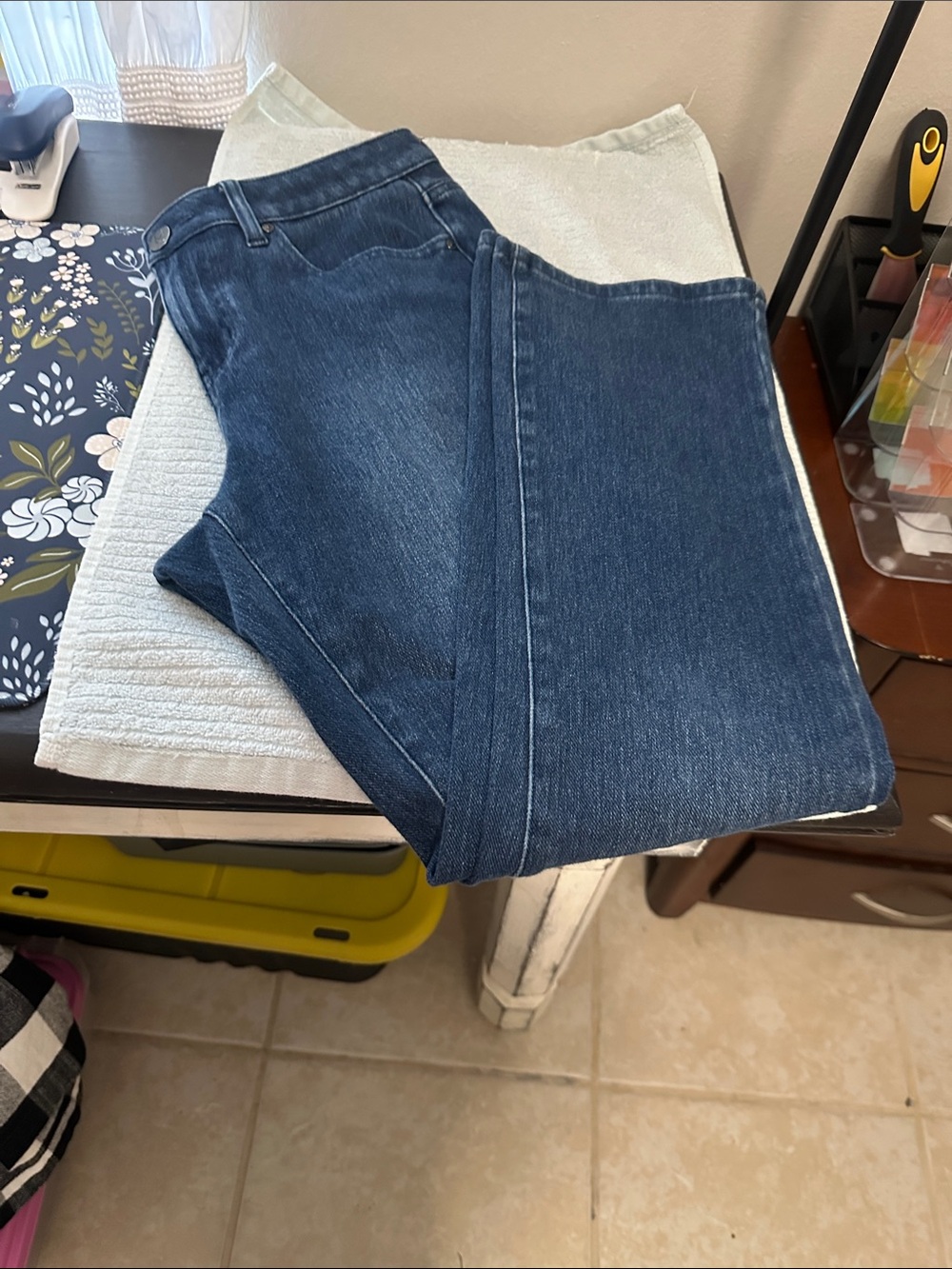Ladies Blue Denim Jeans - Classic Straight Fit Sz 8P by Kim Gravel